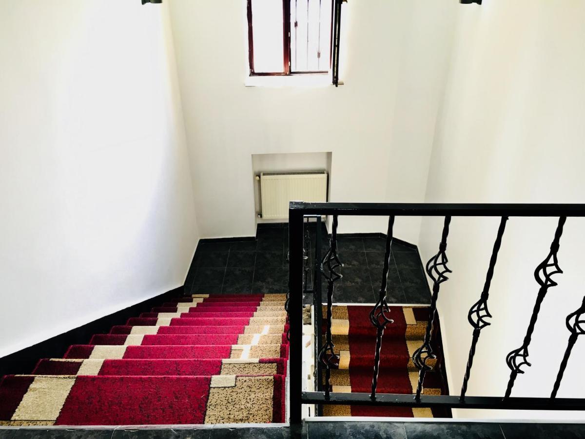 Hotel Nice Tbilisi Ngoại thất bức ảnh